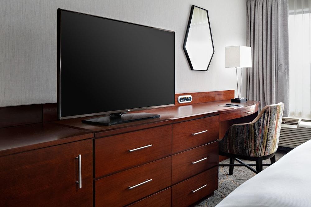 Doubletree By Hilton Fairfield Hotel & Suites Εξωτερικό φωτογραφία