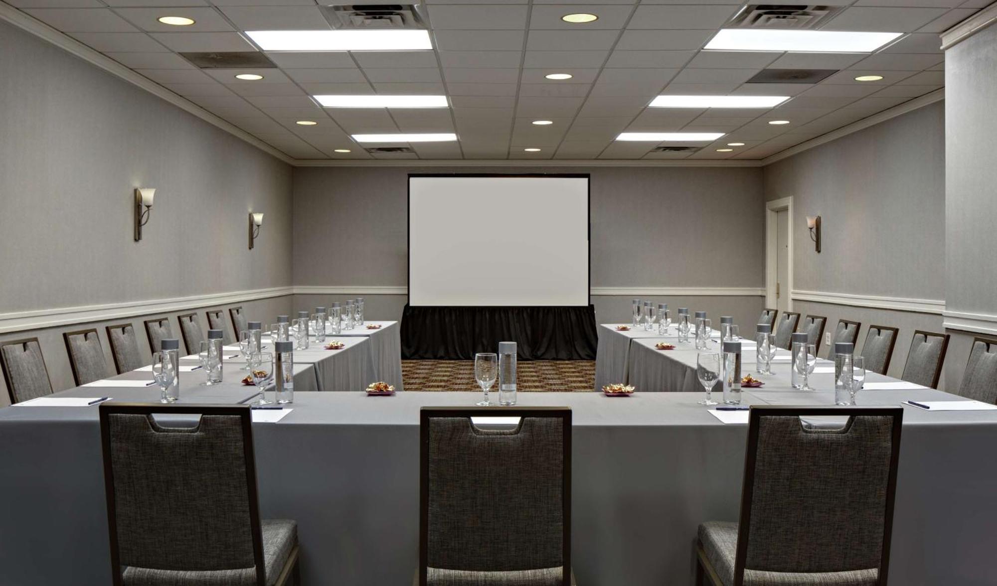 Doubletree By Hilton Fairfield Hotel & Suites Εξωτερικό φωτογραφία