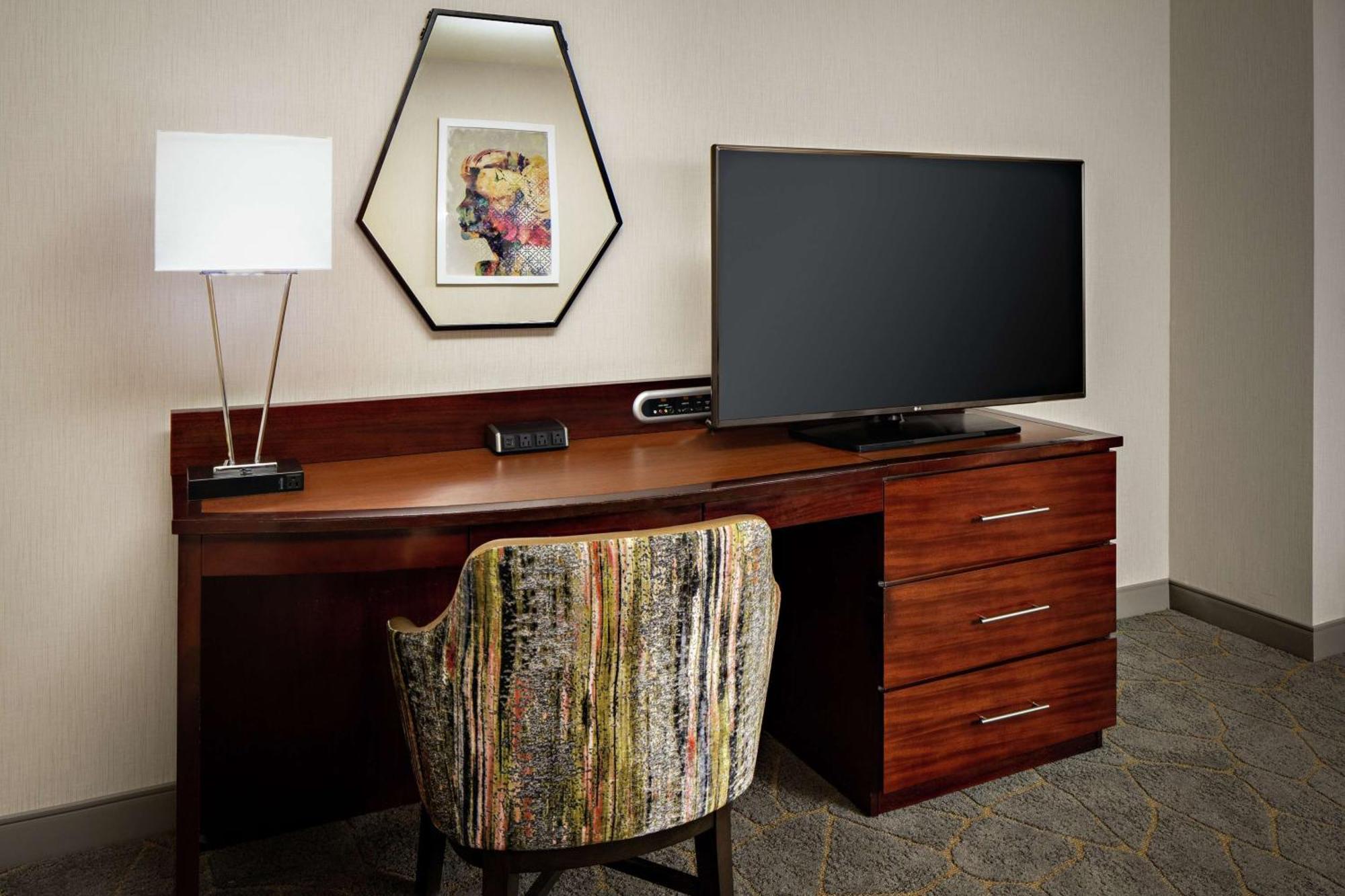 Doubletree By Hilton Fairfield Hotel & Suites Εξωτερικό φωτογραφία