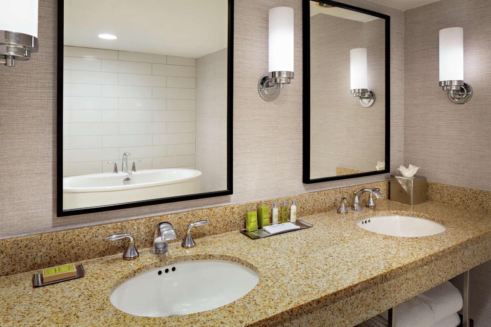 Doubletree By Hilton Fairfield Hotel & Suites Εξωτερικό φωτογραφία
