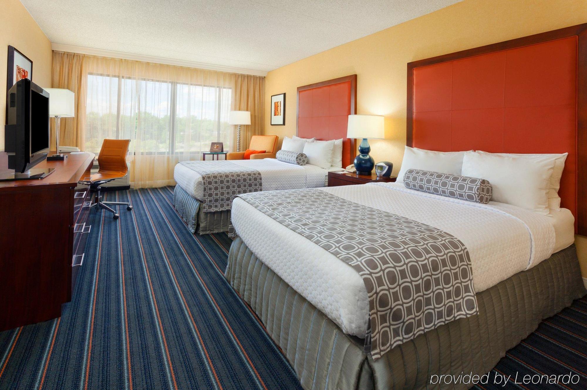 Doubletree By Hilton Fairfield Hotel & Suites Εξωτερικό φωτογραφία